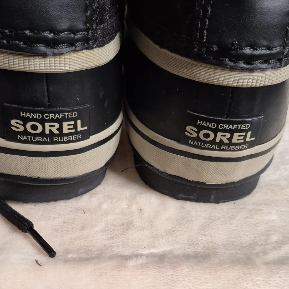 Sorel Black and Cream Rubber Back-Panel Winter Boots Size 10